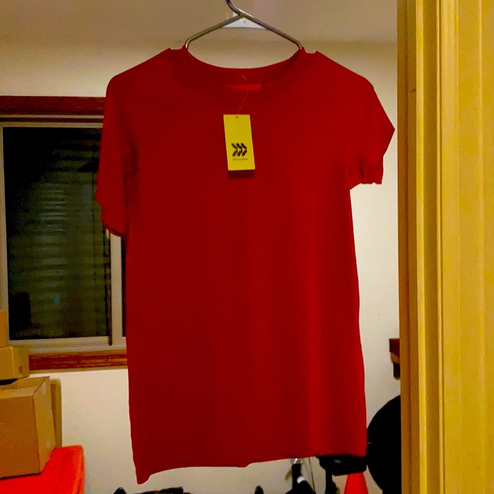 Size 16 extra-large boys athletic shirt